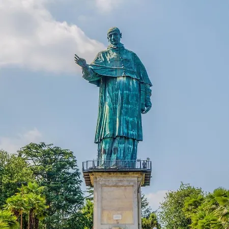 La Casa Di Vittoria Arona